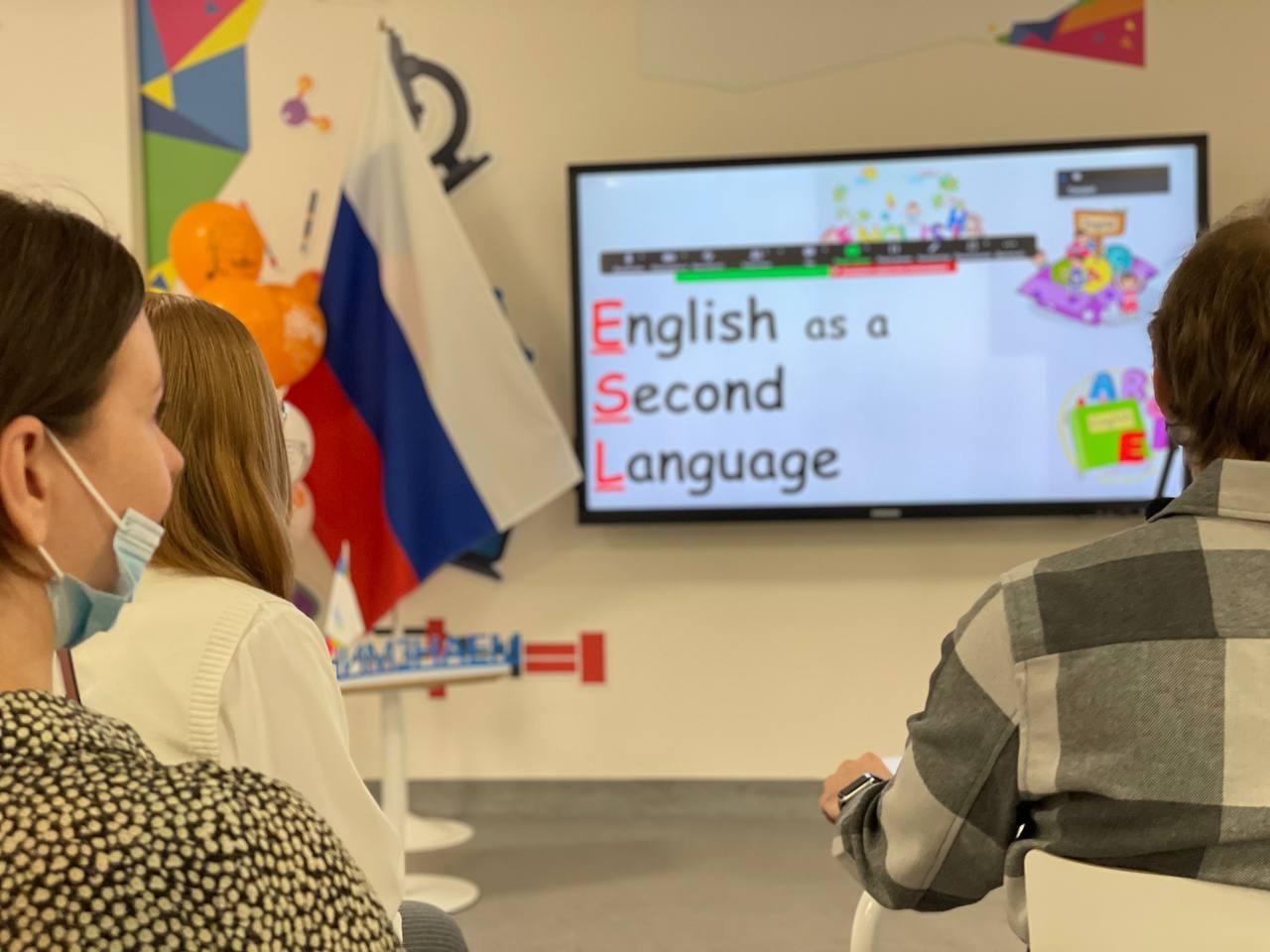 На флагманской площадке продолжается наша традиционная программа по изучению английского с педагогом – носителем языка